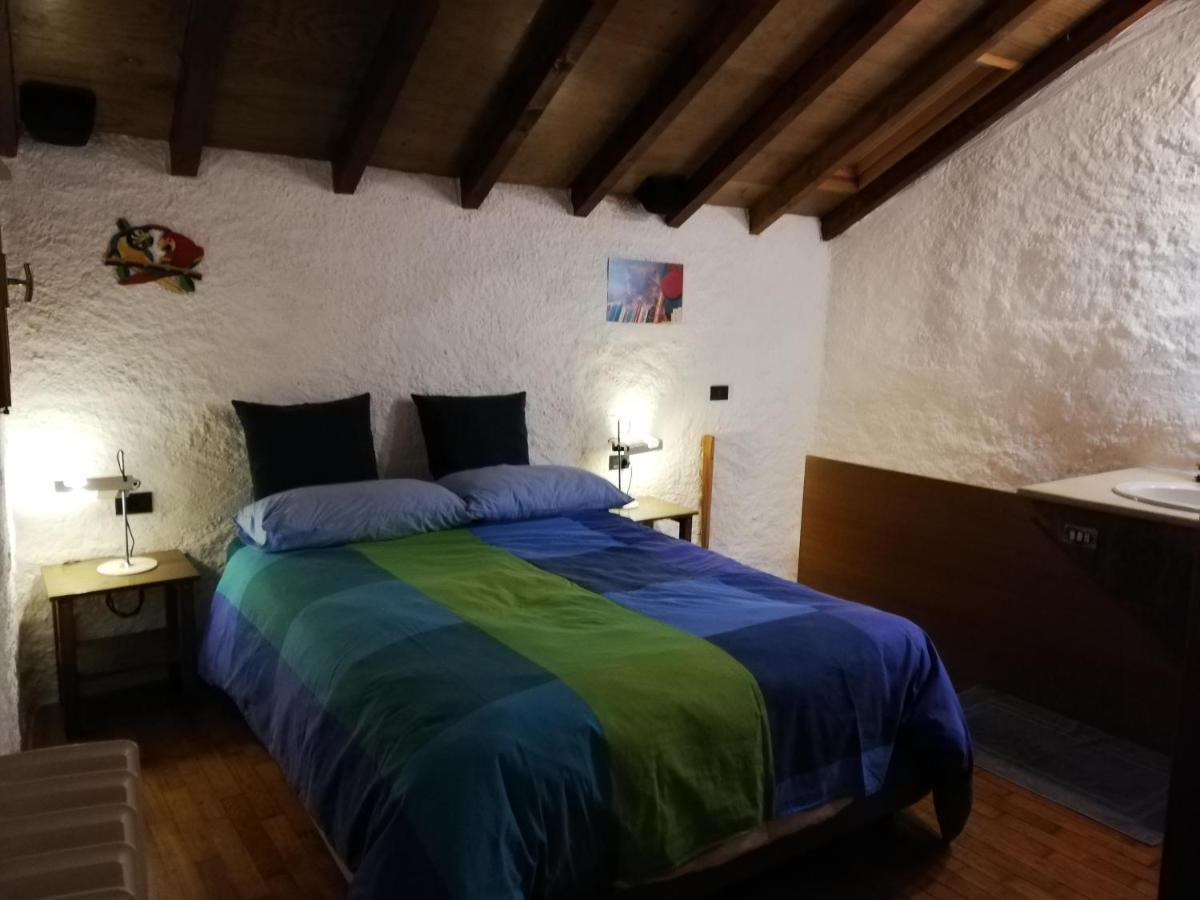 Romantica Casetta Nel Verde Con Vista Sul Lago Belgirate Luaran gambar